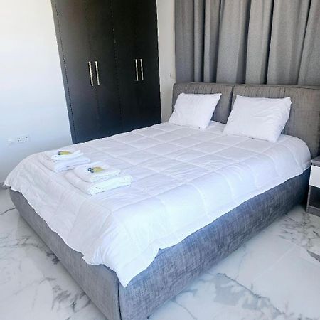 Deluxe Apartment Paphos Exteriör bild