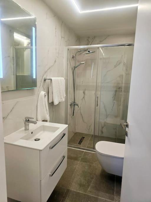 Deluxe Apartment Paphos Exteriör bild