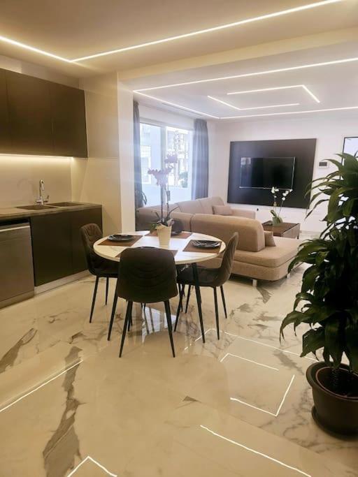 Deluxe Apartment Paphos Exteriör bild