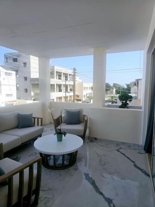 Deluxe Apartment Paphos Exteriör bild