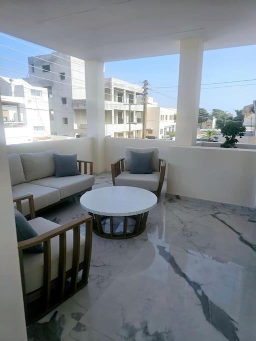 Deluxe Apartment Paphos Exteriör bild