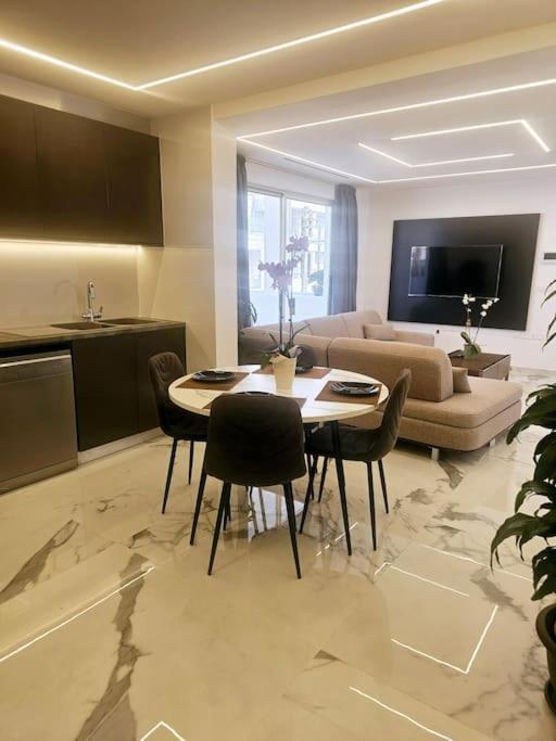 Deluxe Apartment Paphos Exteriör bild