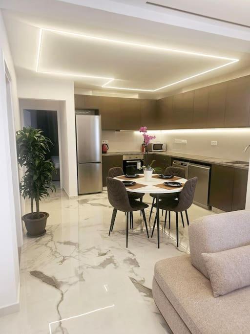 Deluxe Apartment Paphos Exteriör bild